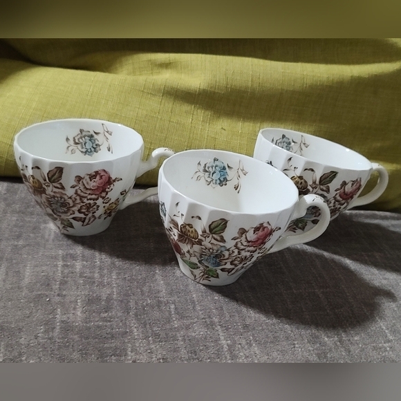 Johnson bros Staffordshire bouquet set of 3 tea cups - Picture 9 of 12